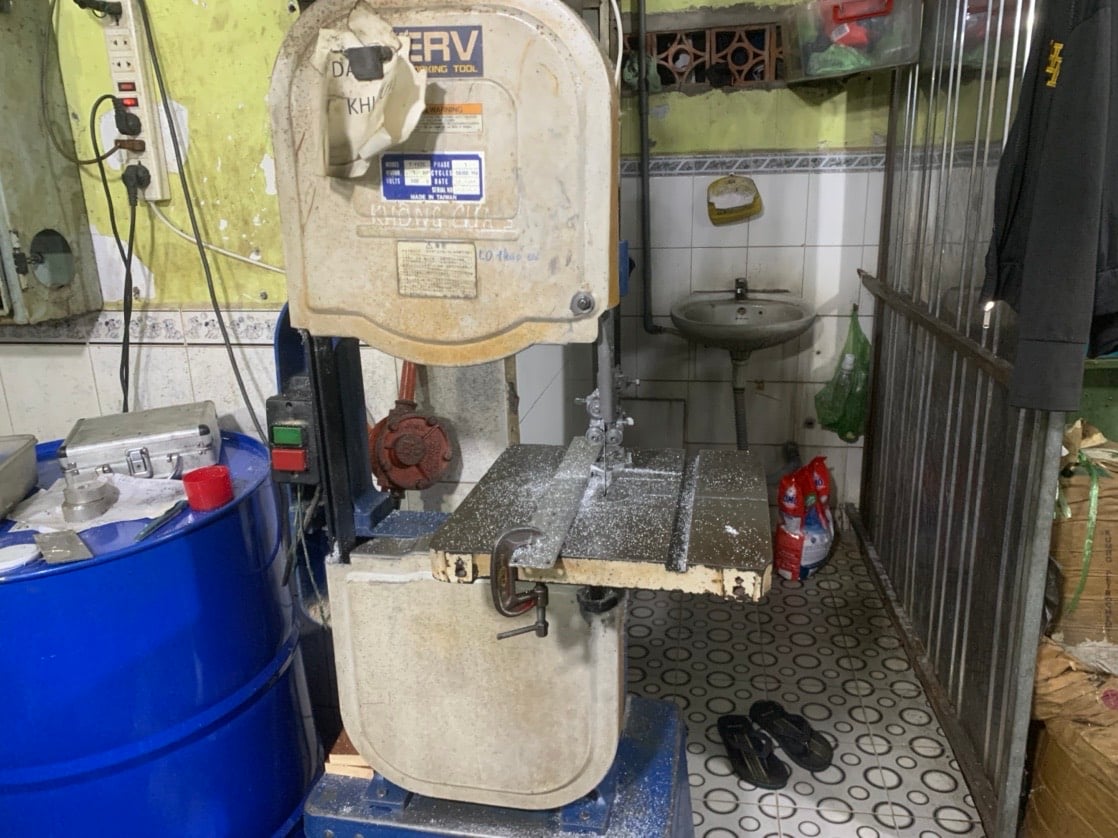 Sawing machine 1.jpg